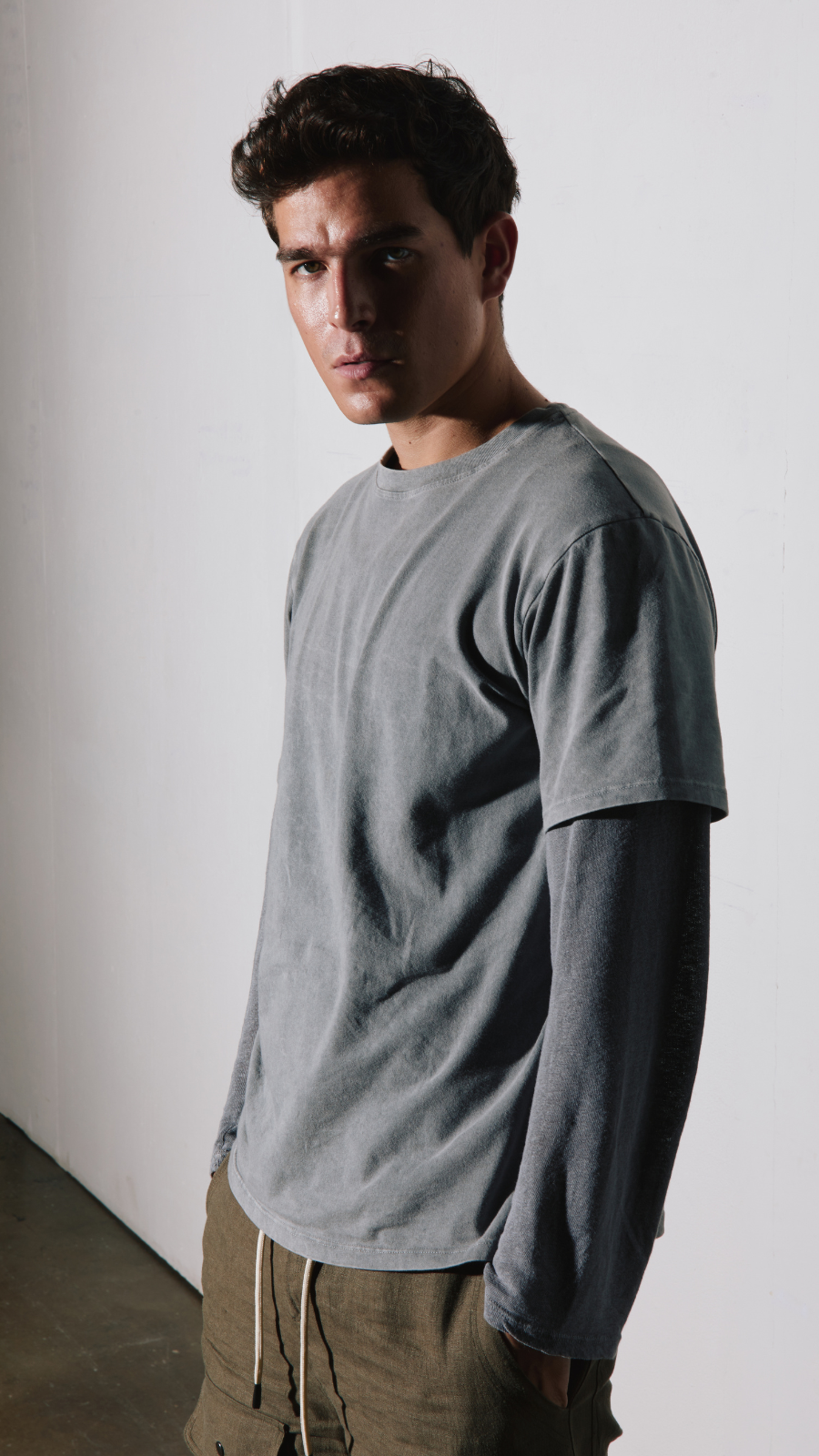 Camisa doble en gris dye