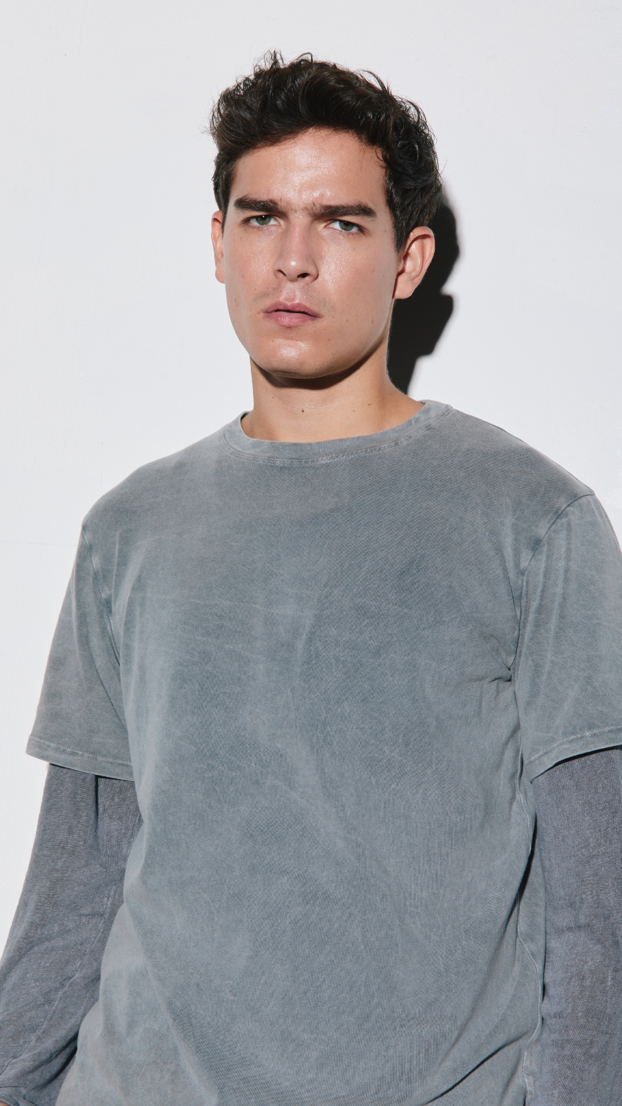 Camisa doble en gris dye